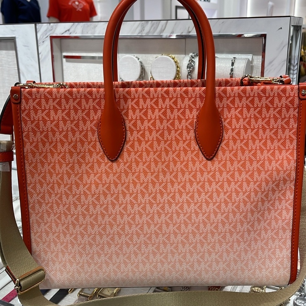 Michael Kors Mirella Medium Ombré Logo Tote Shoulder Bag
Red Clay
NWT - Picture 11 of 16